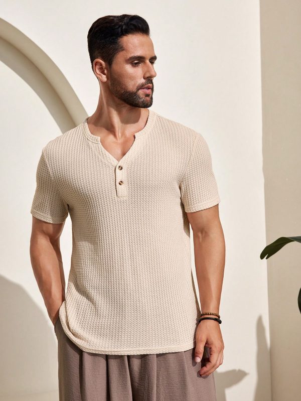 Men's Short Sleeve Textured Polo Shirt With Buttoned Y-Neck