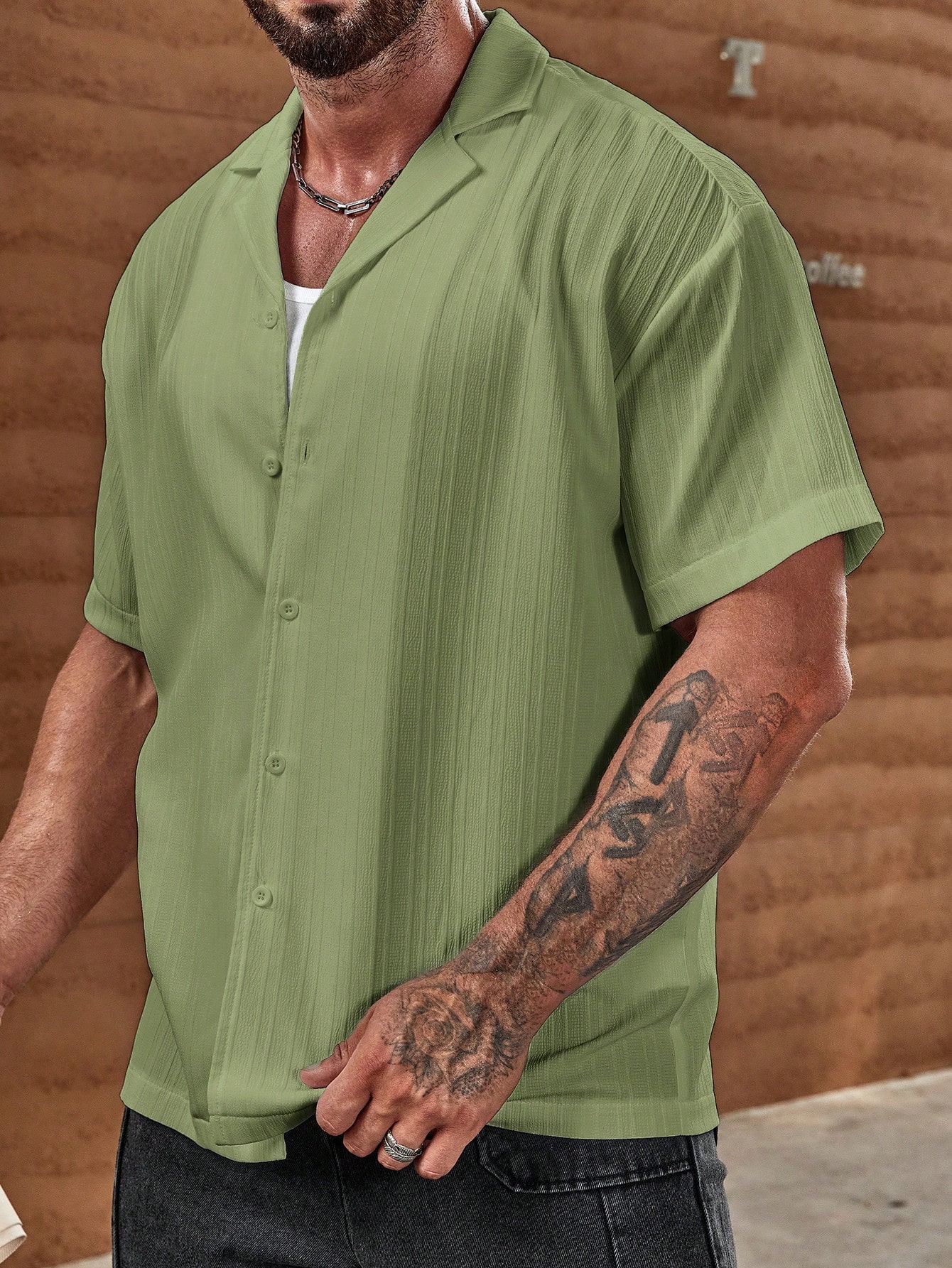Loose Fit Men Solid Color Button-Up Shirt
