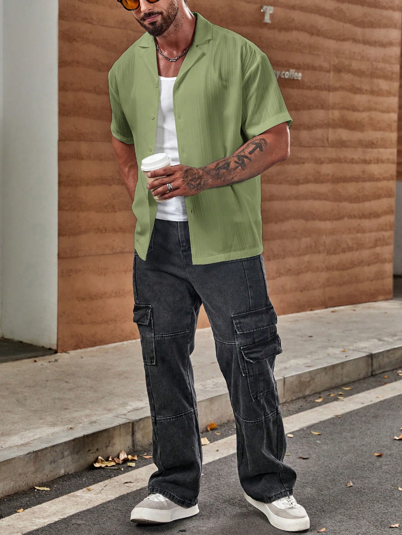 Loose Fit Men Solid Color Button-Up Shirt
