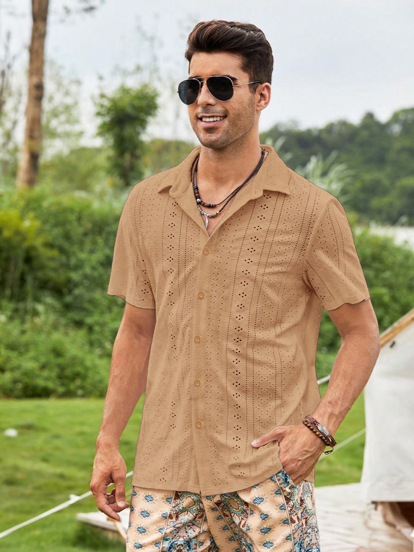 Men Solid Button Front Short Sleeve Shirt