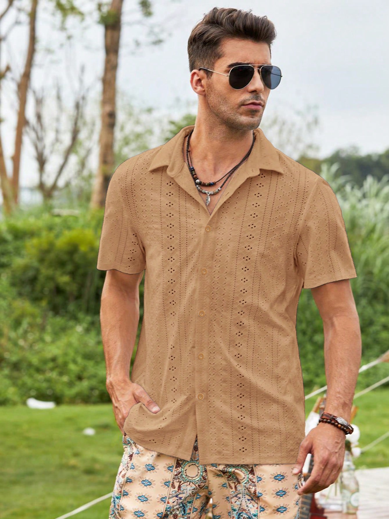 Men Solid Button Front Short Sleeve Shirt