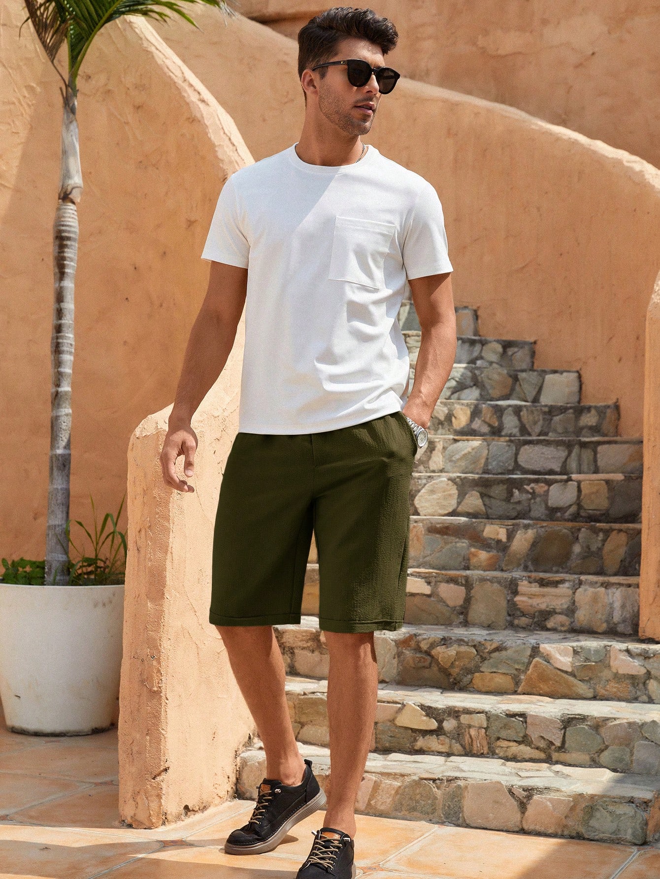 Men Slant Pocket Drawstring Waist Shorts