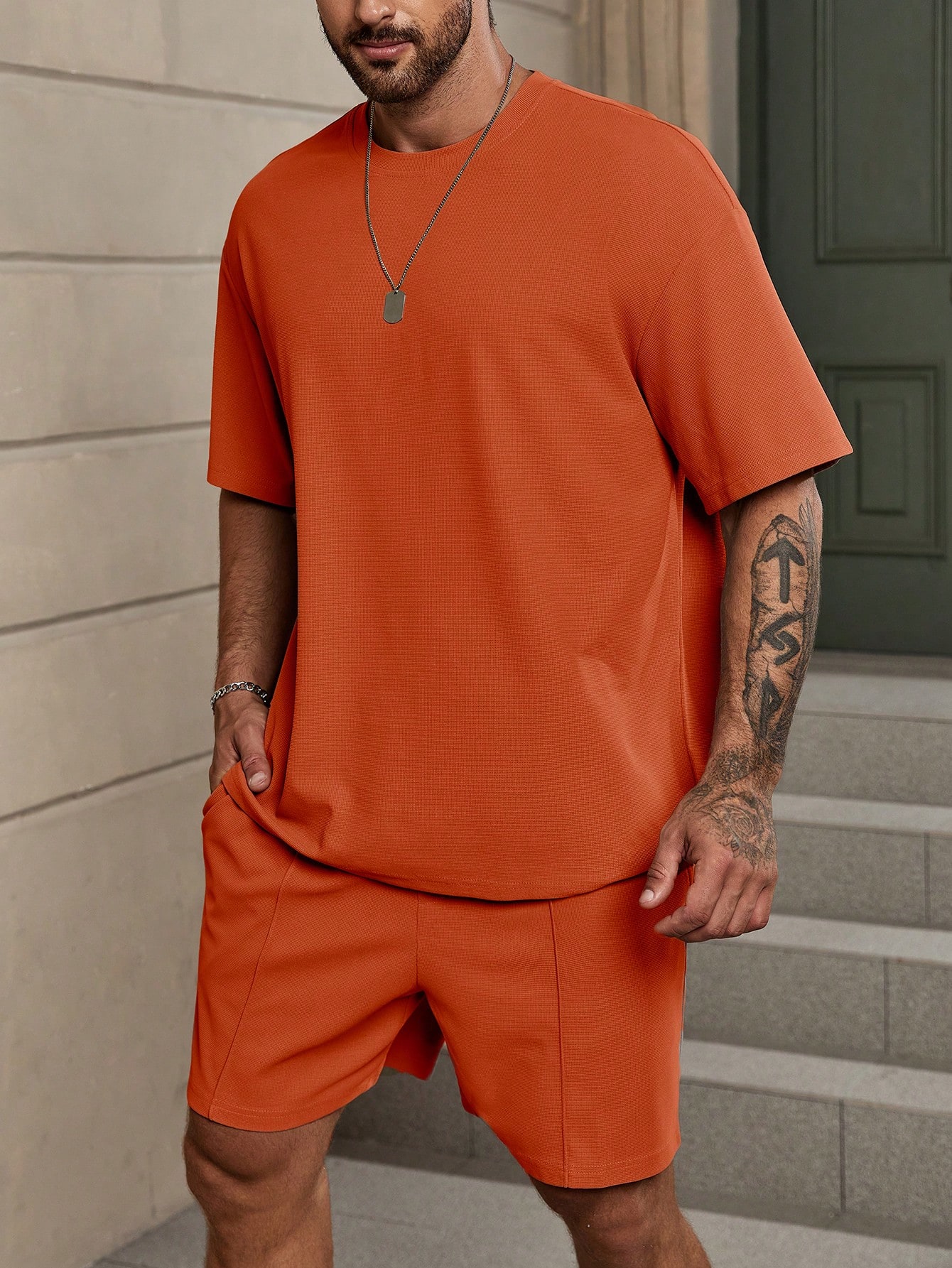 Loose Fit Men Solid Drop Shoulder T-Shirt & Shorts Set