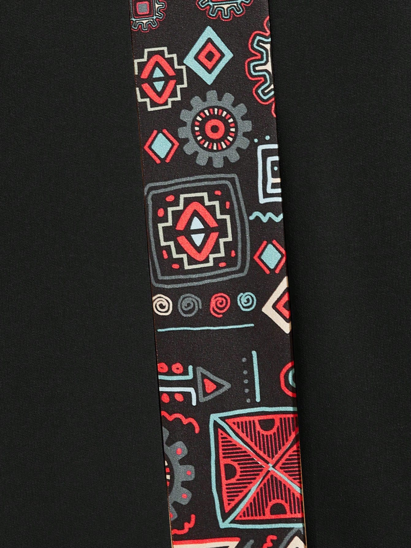 Men Geo & Letter Graphic Tee