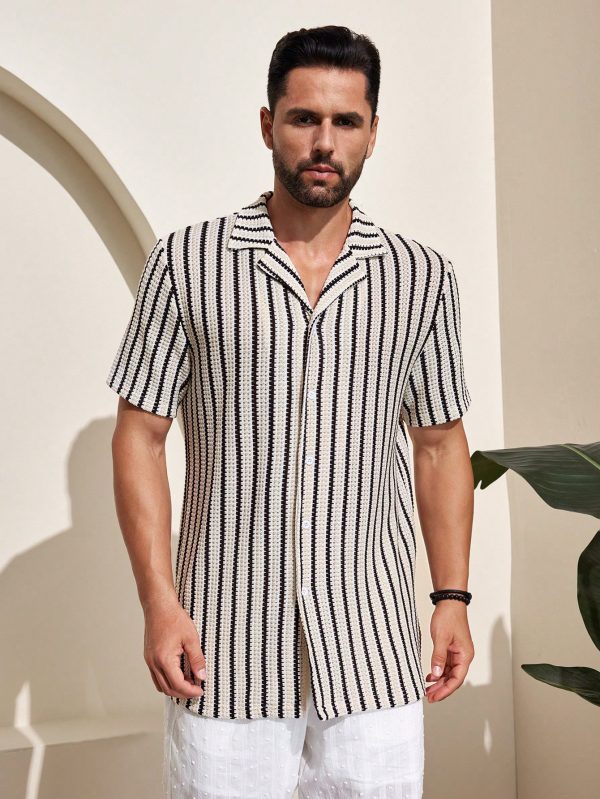 Men's Striped Printed Button Front Short Sleeve Shirt