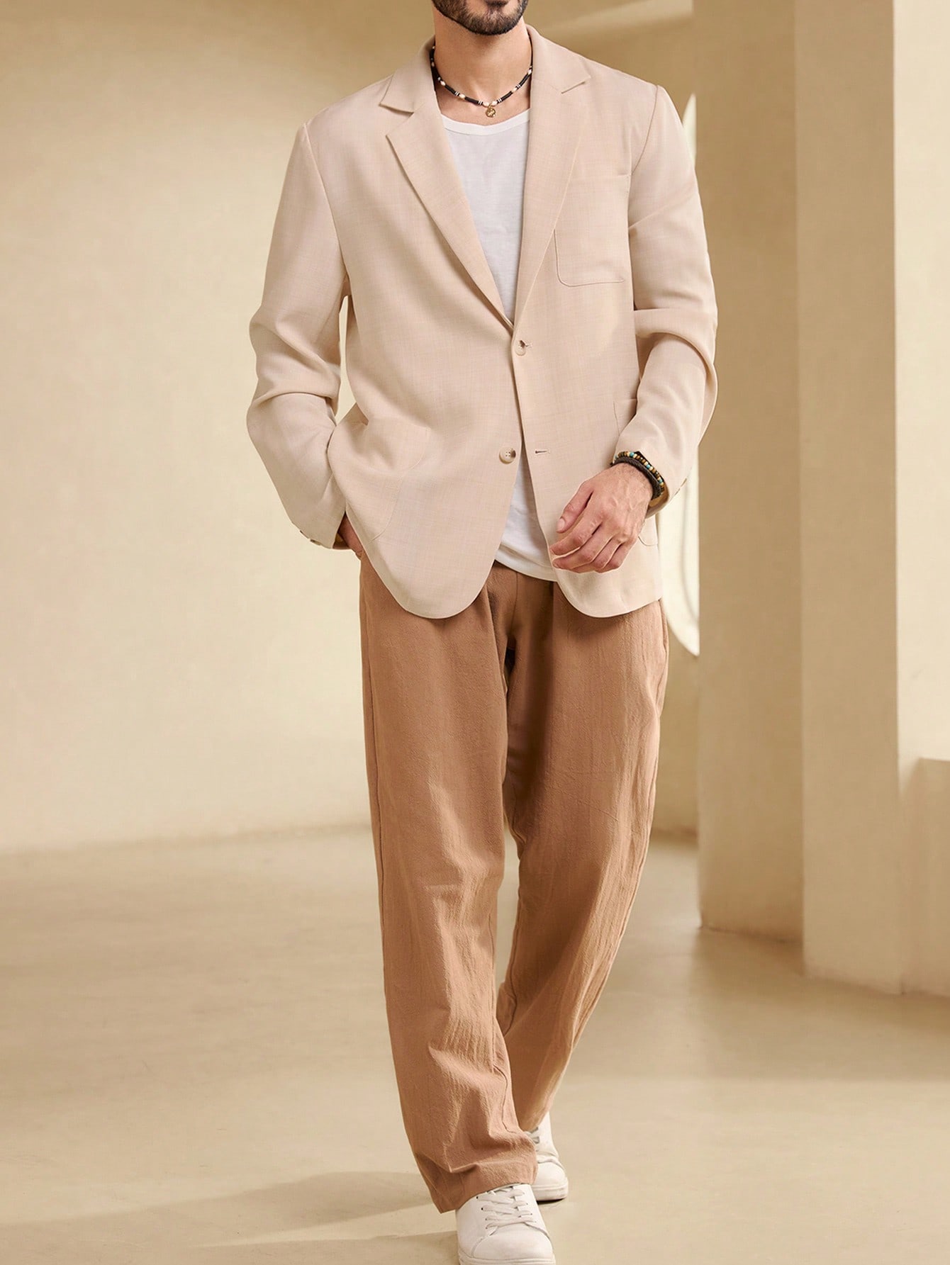 Men Solid Lapel Neck Blazer For Dailywear