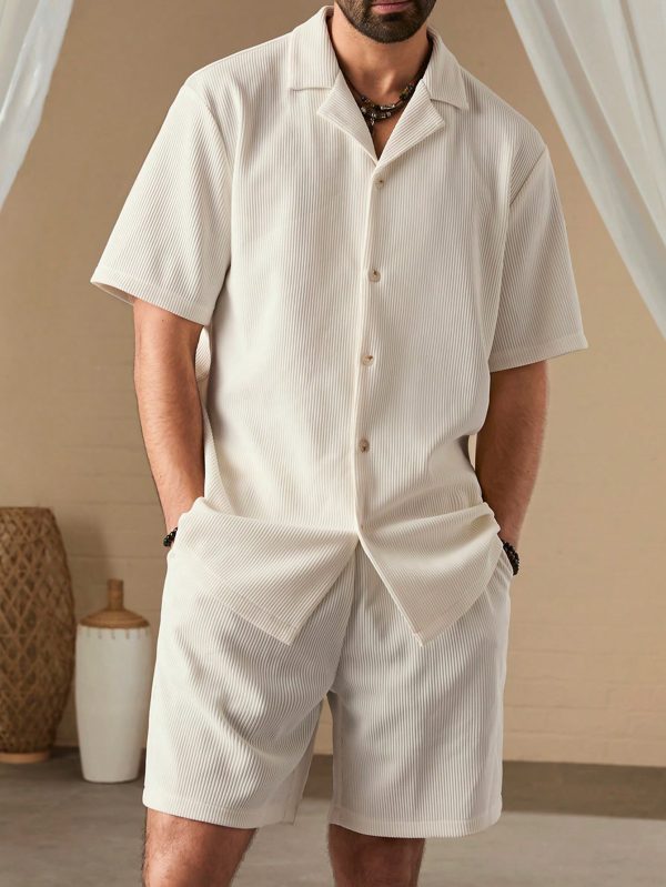 Men Simple Solid Color Short Sleeve Shirt And Shorts Set