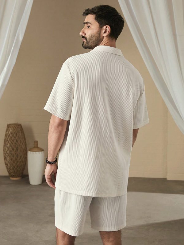 Men Simple Solid Color Short Sleeve Shirt And Shorts Set