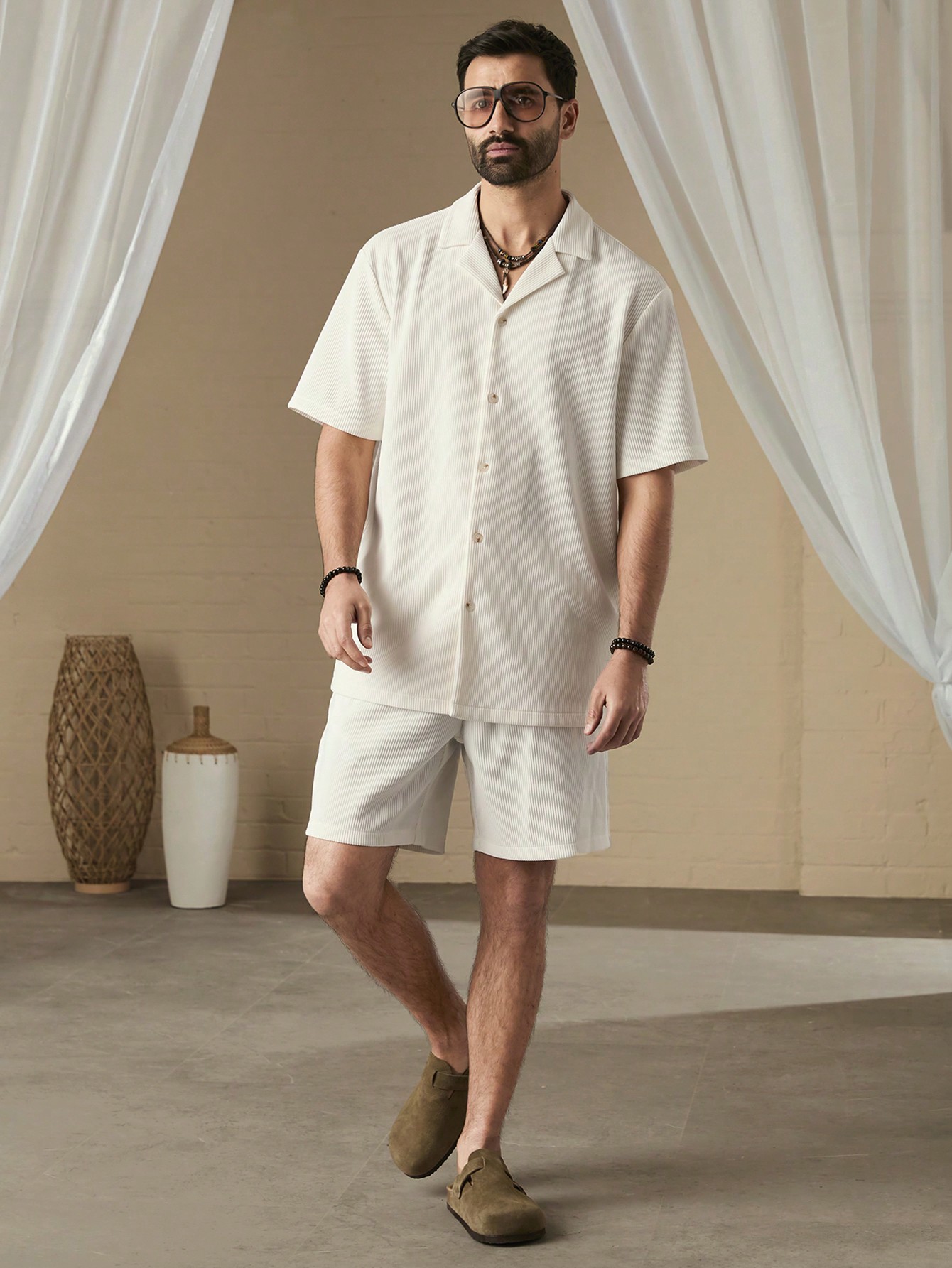 Men Simple Solid Color Short Sleeve Shirt And Shorts Set