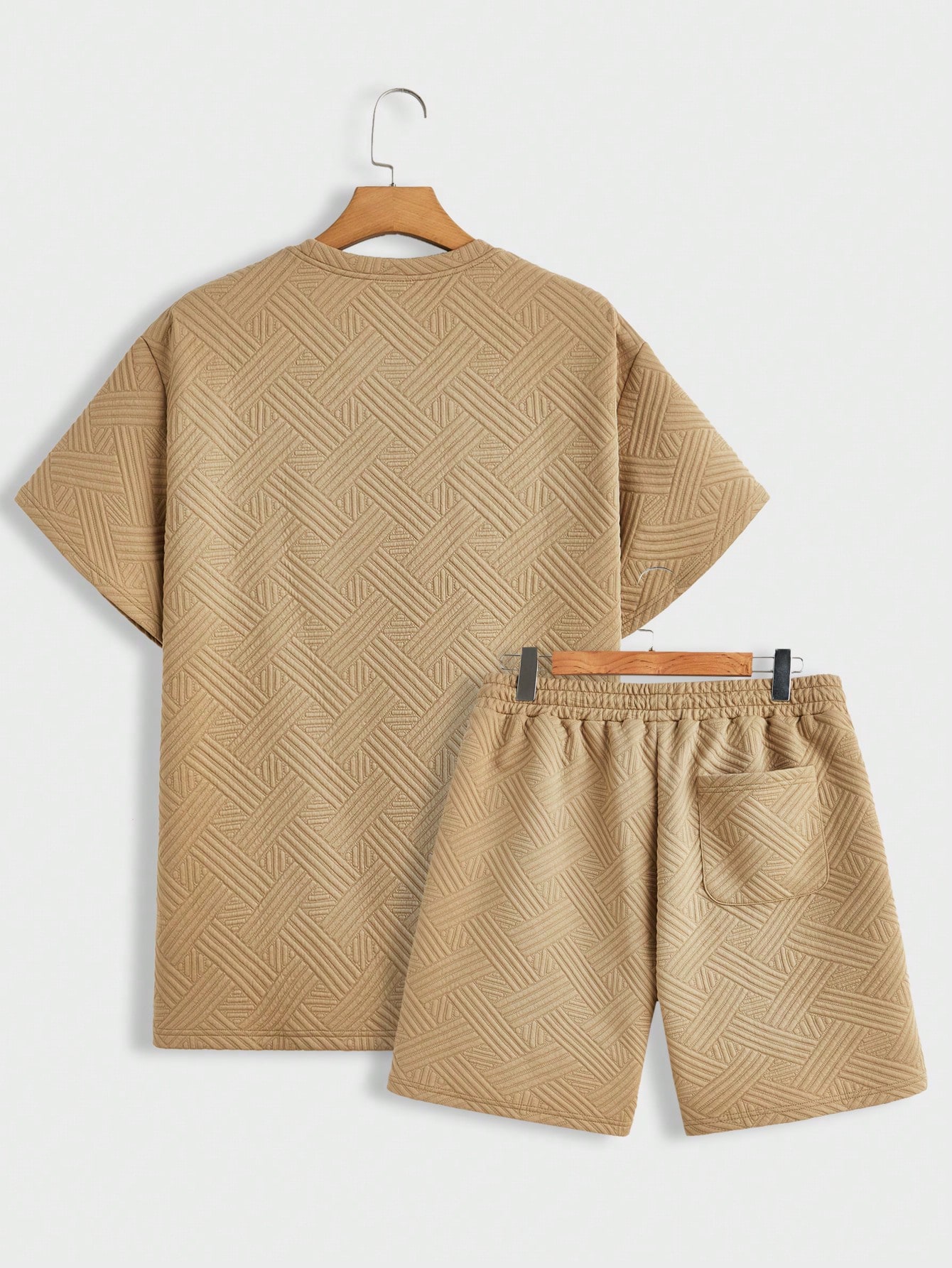 Men Solid Color Round Neck Short-Sleeved T-Shirt And Drawstring Pocket Shorts Set