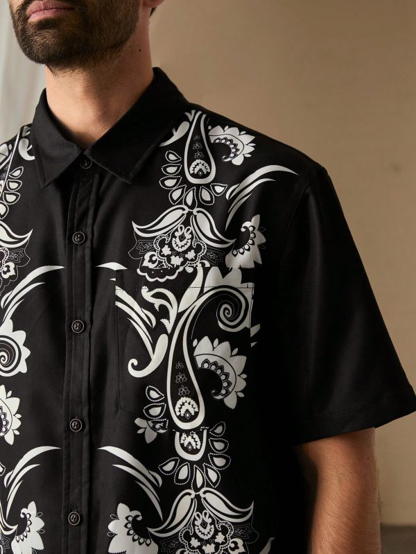 Men Printed Short Sleeve Shirt With Lapel And Front Buttons, Matched With Pocket Shorts, Summer Casual Outfits