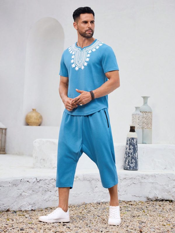 2pcs Men's Vacation Geometric Print Short Sleeve T-Shirt And Pocketed Casual Shorts Set