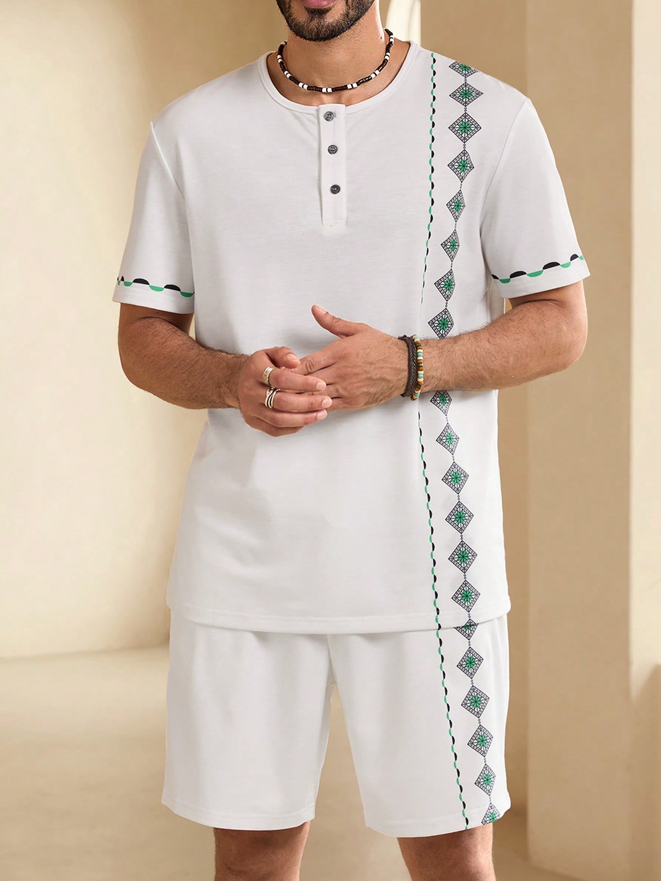 Men Summer Vacation Geometric Printed Round Neck Short Sleeve Casual T-Shirt And Drawstring Waist Shorts Set