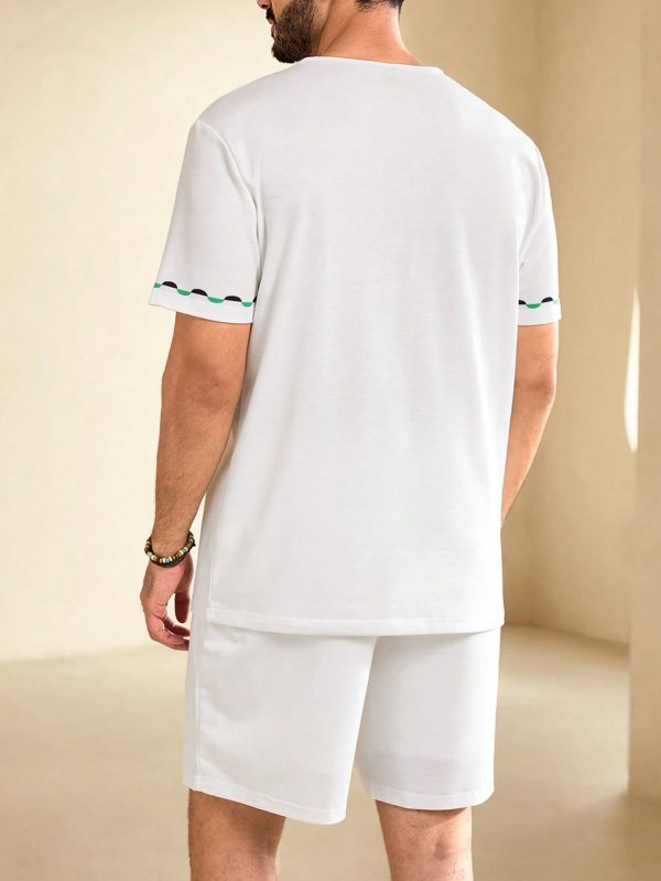 Men Summer Vacation Geometric Printed Round Neck Short Sleeve Casual T-Shirt And Drawstring Waist Shorts Set