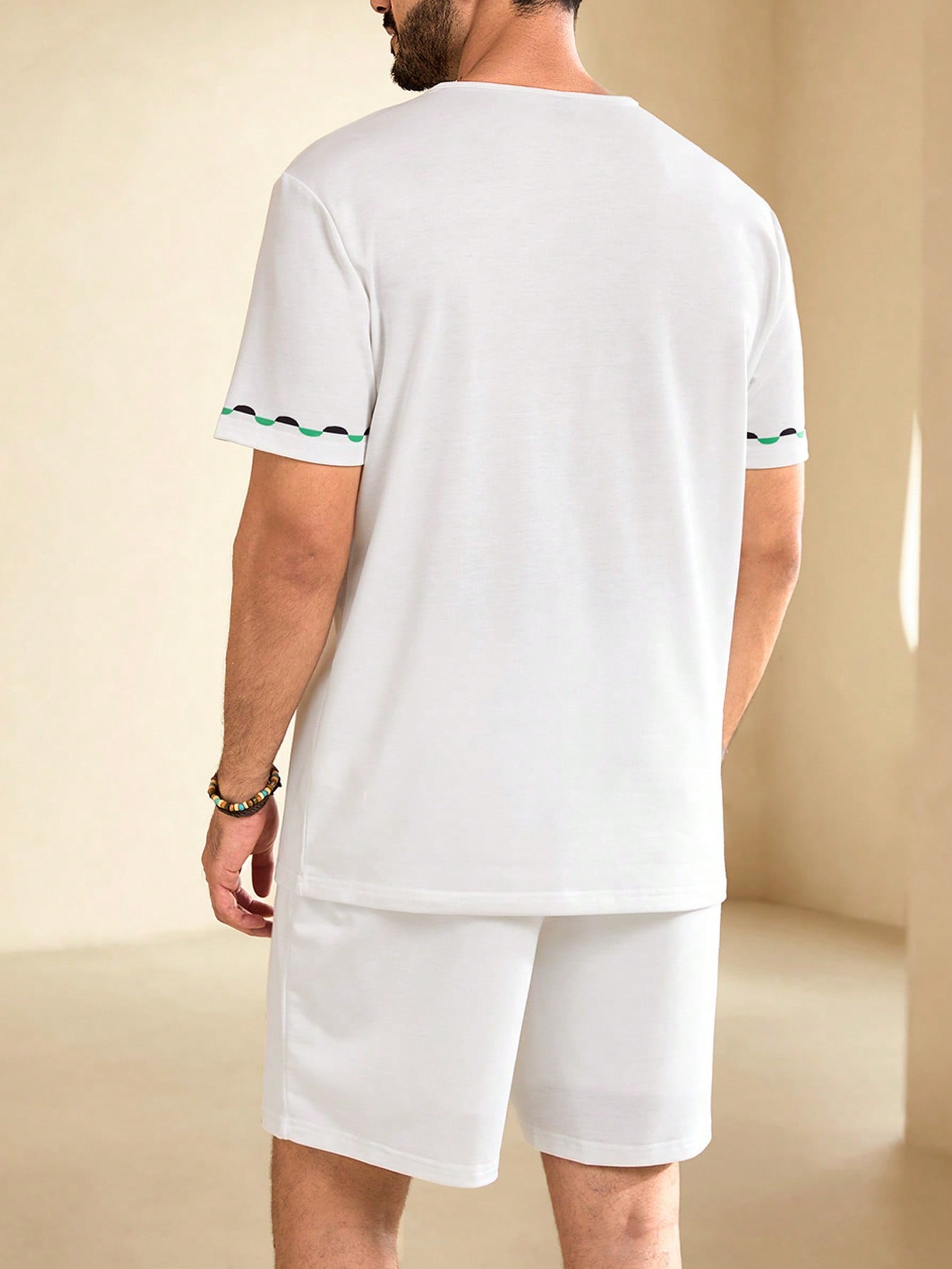 Men Summer Vacation Geometric Printed Round Neck Short Sleeve Casual T-Shirt And Drawstring Waist Shorts Set
